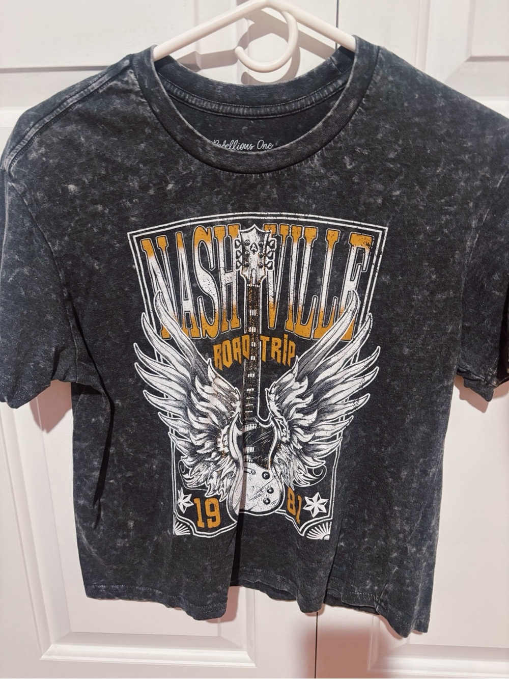 Crop Top Nashville Graphic Tee — Black/White Rebellious One